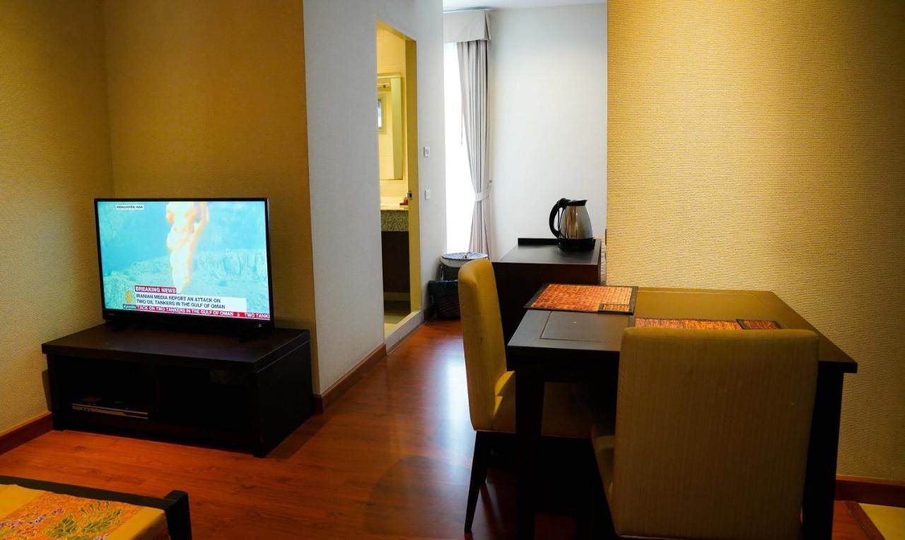 Siam Bright Suite Bangkok Exteriör bild