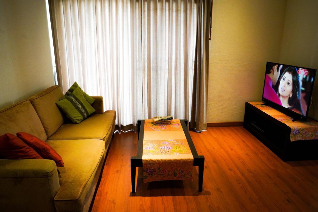 Siam Bright Suite Bangkok Exteriör bild